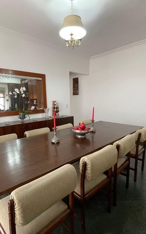 Casa à venda com 200m², 3 quartos e 2 vagas Casa à venda com 200m², 3 quartos e 2 vagasSala de Jantar