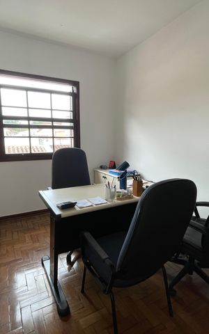 Casa à venda com 200m², 3 quartos e 2 vagas Casa à venda com 200m², 3 quartos e 2 vagasQuarto 2