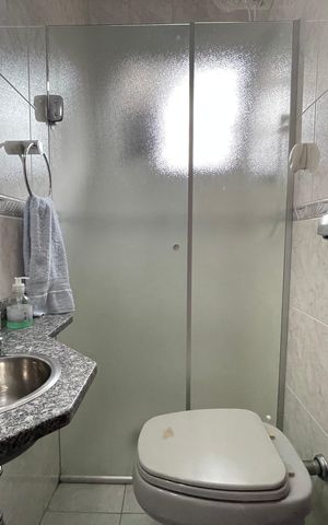 Casa à venda com 200m², 3 quartos e 2 vagas Casa à venda com 200m², 3 quartos e 2 vagasBanheiro Social