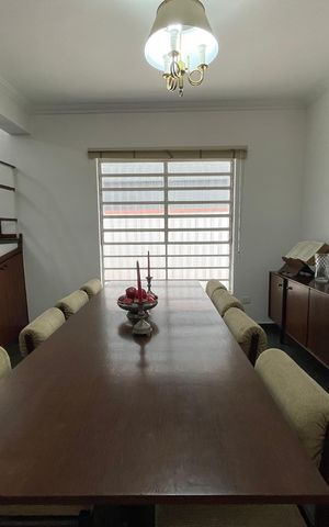 Casa à venda com 200m², 3 quartos e 2 vagas Casa à venda com 200m², 3 quartos e 2 vagasSala de Jantar