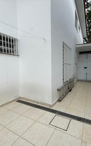 Casa à venda com 200m², 3 quartos e 2 vagas Casa à venda com 200m², 3 quartos e 2 vagasQuintal