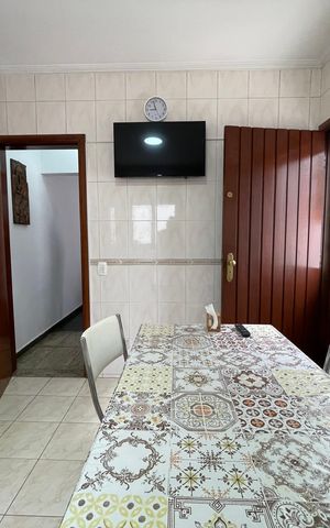 Casa à venda com 200m², 3 quartos e 2 vagas Casa à venda com 200m², 3 quartos e 2 vagasCozinha