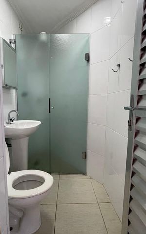 Casa à venda com 200m², 3 quartos e 2 vagas Casa à venda com 200m², 3 quartos e 2 vagasBanheiro Social 3
