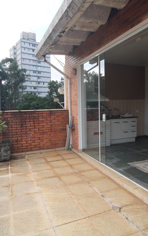 Casa à venda com 220m², 3 quartos e 2 vagasVaranda Área Gourmet
