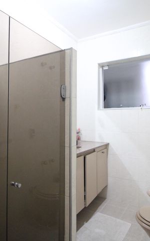 Casa à venda com 220m², 3 quartos e 2 vagasBanheiro  2