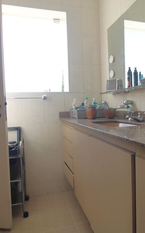 Casa à venda com 220m², 3 quartos e 2 vagasBanheiro 1
