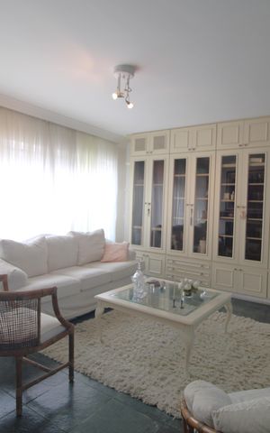 Casa à venda com 220m², 3 quartos e 2 vagasSala