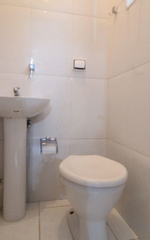 Casa à venda com 220m², 3 quartos e 2 vagasBanheiro de Serviço