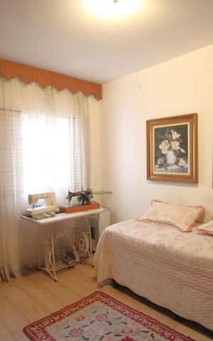Casa à venda com 220m², 3 quartos e 2 vagasQuarto 3