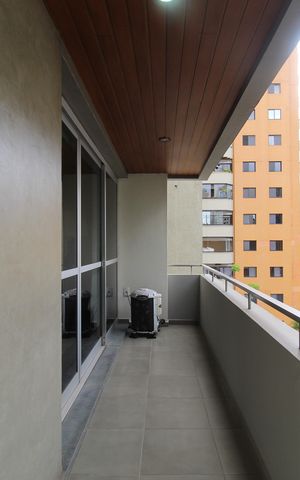 Apartamento à venda com 215m², 4 quartos e 2 vagasVaranda
