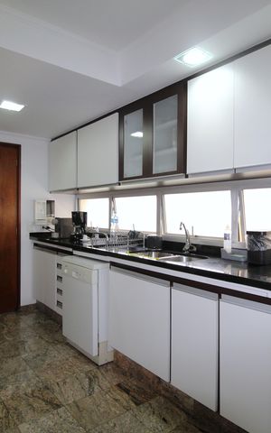 Apartamento à venda com 215m², 4 quartos e 2 vagasCozinha