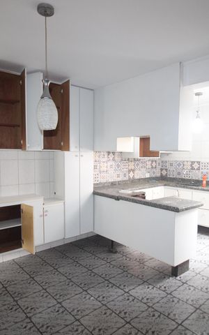 Casa para alugar com 165m², 3 quartos e 3 vagasCozinha