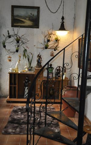 Casa à venda com 100m², 3 quartos e 1 vagaEscada