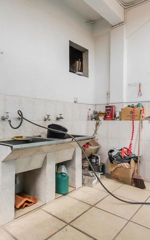 Casa à venda com 110m², 2 quartos e 3 vagas Casa à venda com 110m², 2 quartos e 3 vagasÁrea de Serviço