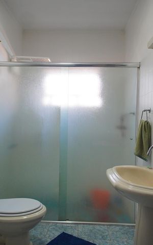 Casa para alugar com 271m², 3 quartos e 3 vagasBanheiro Social