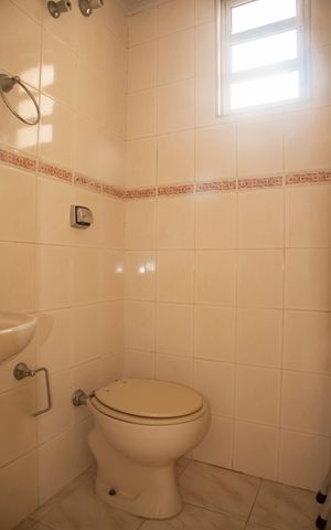Casa à venda com 141m², 2 quartos e 1 vagaBanheiro de Serviço