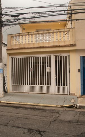 Casa à venda com 141m², 2 quartos e 1 vagaFachada 