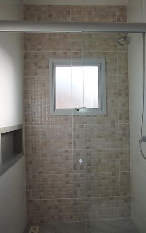 Casa de condomínio para alugar com 270m², 3 quartos e 4 vagasBanheiro da suíte 2