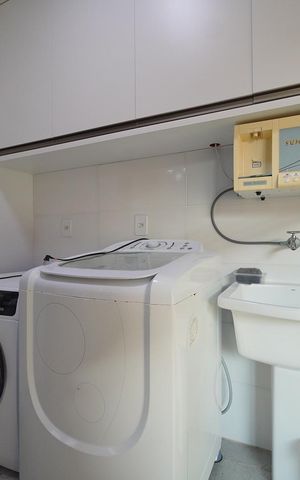 Casa de condomínio para alugar com 270m², 3 quartos e 4 vagasÁrea de Serviço