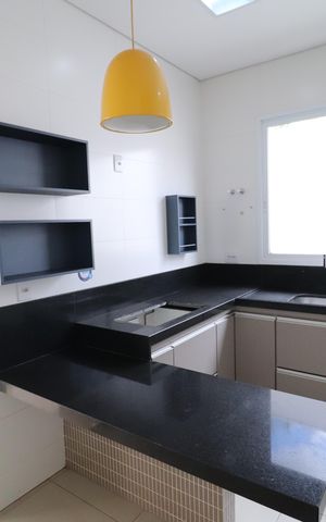 Casa para alugar com 245m², 4 quartos e 3 vagasCozinha