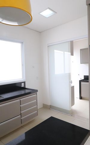 Casa para alugar com 245m², 4 quartos e 3 vagasCozinha
