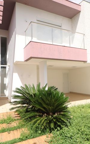Casa para alugar com 245m², 4 quartos e 3 vagasGaragem