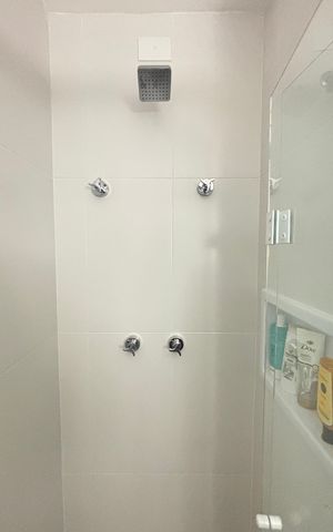 Apartamento à venda com 57m², 2 quartos e 1 vaga Apartamento à venda com 57m², 2 quartos e 1 vagaBanheiro