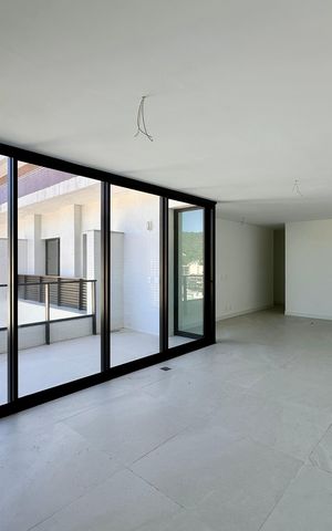 Apartamento à venda com 159m², 4 quartos e 1 vaga Apartamento à venda com 159m², 4 quartos e 1 vagaSala