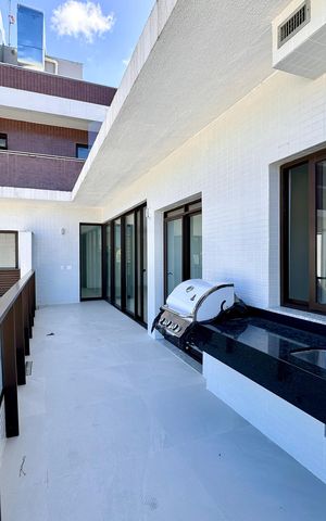 Apartamento à venda com 159m², 4 quartos e 1 vaga Apartamento à venda com 159m², 4 quartos e 1 vagaVaranda