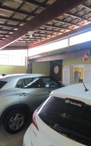 Casa à venda com 180m², 3 quartos e 2 vagasGaragem