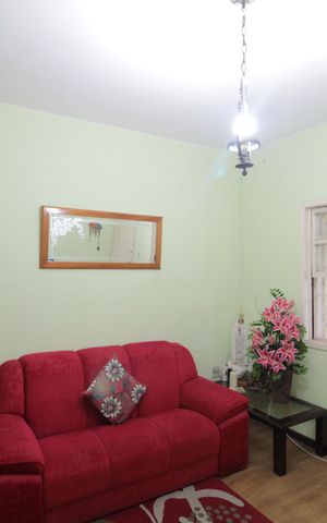 Casa à venda com 180m², 3 quartos e 2 vagasSala