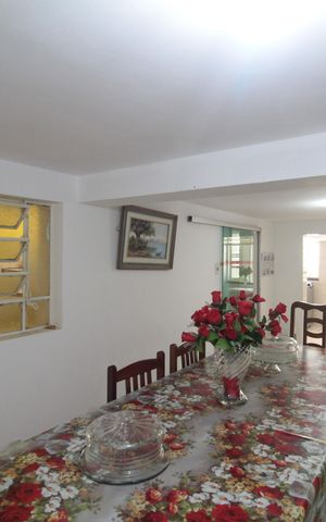 Casa à venda com 180m², 3 quartos e 2 vagasCasa 2 | Sala e Copa