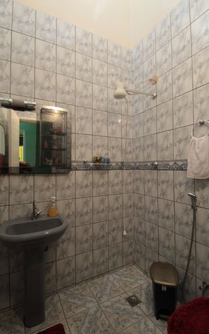 Casa à venda com 180m², 3 quartos e 2 vagasBanheiro Social