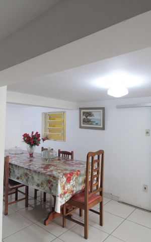 Casa à venda com 180m², 3 quartos e 2 vagasCasa 2 | Sala e Copa