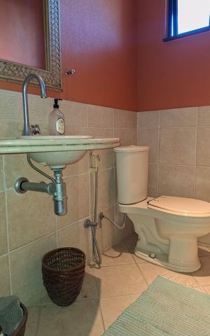Casa de condomínio à venda com 180m², 4 quartos e 2 vagas Casa de condomínio à venda com 180m², 4 quartos e 2 vagasLavabo