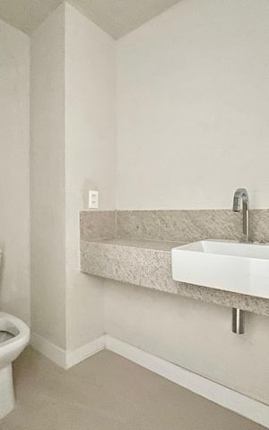 Apartamento à venda com 158m², 3 quartos e 1 vaga Apartamento à venda com 158m², 3 quartos e 1 vagaLavabo