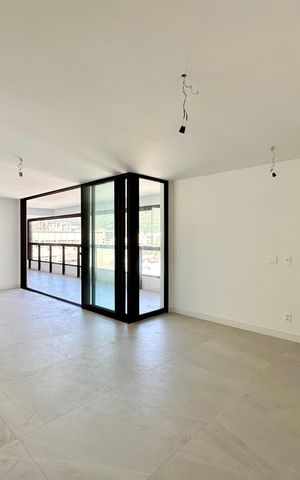 Apartamento à venda com 158m², 3 quartos e 1 vaga Apartamento à venda com 158m², 3 quartos e 1 vagaSala
