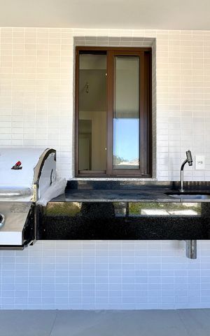 Apartamento à venda com 158m², 3 quartos e 1 vaga Apartamento à venda com 158m², 3 quartos e 1 vagaVaranda