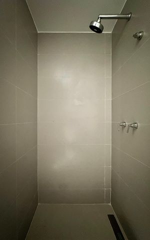 Apartamento à venda com 158m², 3 quartos e 1 vaga Apartamento à venda com 158m², 3 quartos e 1 vagaBanheiro da Suíte 1
