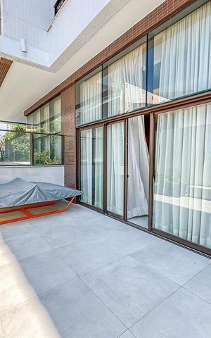 Apartamento à venda com 158m², 3 quartos e 1 vaga Apartamento à venda com 158m², 3 quartos e 1 vagaÁrea comum