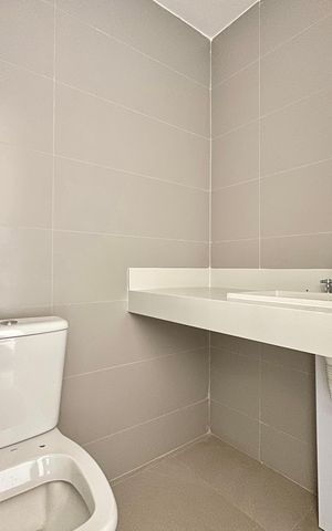 Apartamento à venda com 158m², 3 quartos e 1 vaga Apartamento à venda com 158m², 3 quartos e 1 vagaBanheiro da Suíte 1