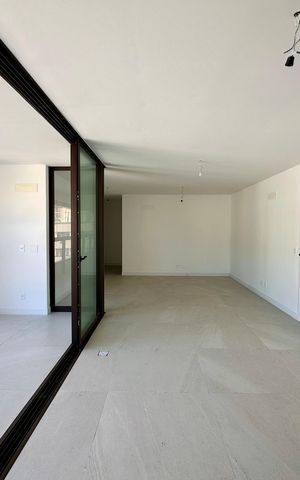 Apartamento à venda com 158m², 3 quartos e 1 vaga Apartamento à venda com 158m², 3 quartos e 1 vagaSala