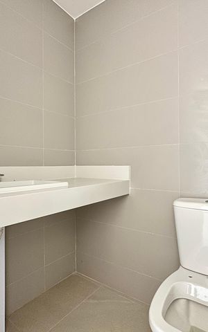Apartamento à venda com 158m², 3 quartos e 1 vaga Apartamento à venda com 158m², 3 quartos e 1 vagaBanheiro da Suíte 2