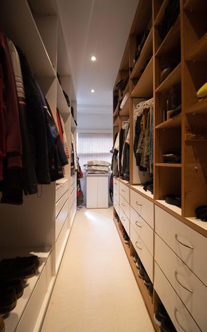 Casa para alugar com 250m², 6 quartos e 2 vagas Casa para alugar com 250m², 6 quartos e 2 vagasSuíte 2 - Varanda - closet