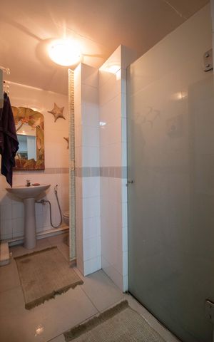 Casa para alugar com 250m², 6 quartos e 2 vagas Casa para alugar com 250m², 6 quartos e 2 vagasBanheiro social 1