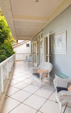 Casa para alugar com 250m², 6 quartos e 2 vagas Casa para alugar com 250m², 6 quartos e 2 vagasSuíte 2 - Varanda