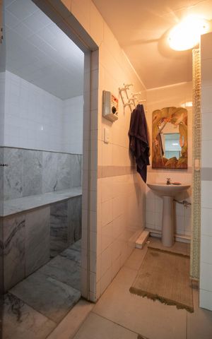 Casa para alugar com 250m², 6 quartos e 2 vagas Casa para alugar com 250m², 6 quartos e 2 vagasBanheiro social 1