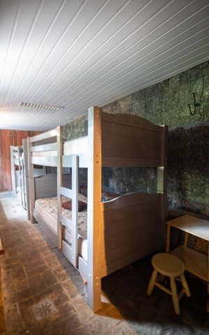 Casa para alugar com 250m², 6 quartos e 2 vagas Casa para alugar com 250m², 6 quartos e 2 vagasQuarto 2