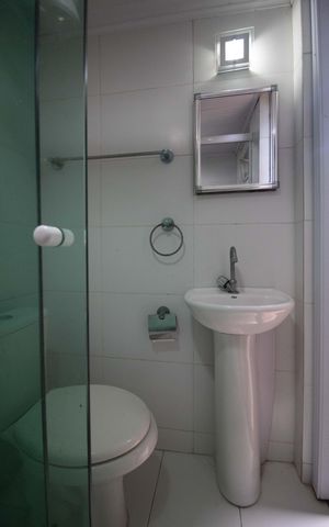 Casa para alugar com 250m², 6 quartos e 2 vagas Casa para alugar com 250m², 6 quartos e 2 vagasBanheiro social 2