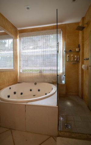 Casa para alugar com 250m², 6 quartos e 2 vagas Casa para alugar com 250m², 6 quartos e 2 vagasBanheiro da Suíte 2